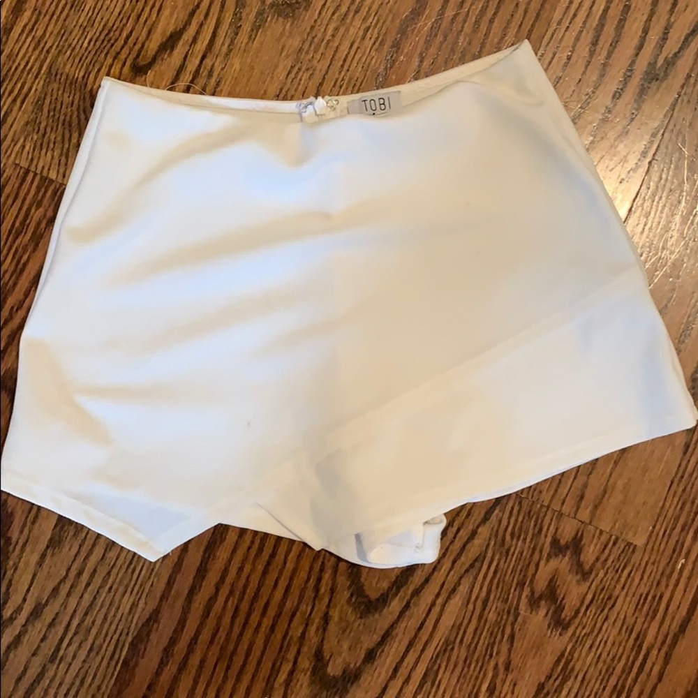 white skort
